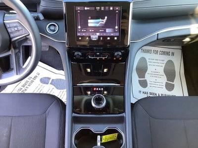 2024 Jeep Grand Cherokee Laredo 4x4