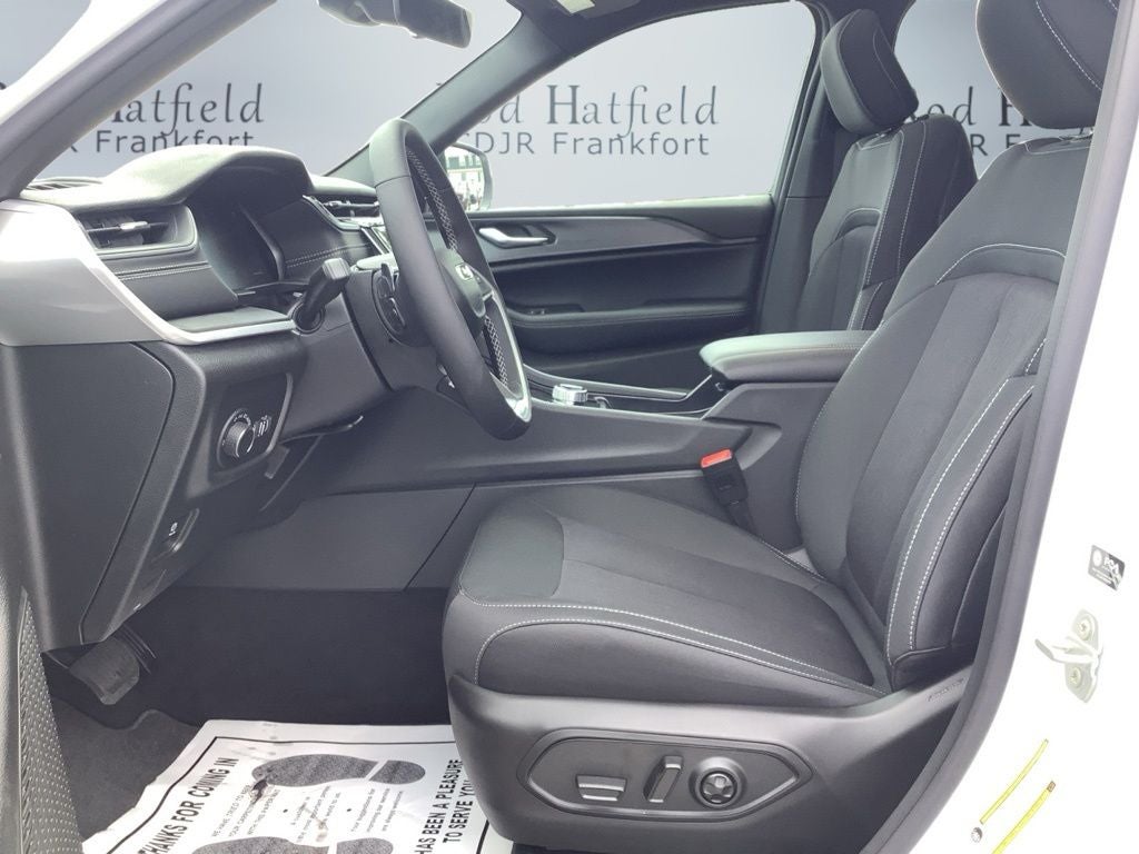 2026 Jeep Grand Cherokee GRAND CHEROKEE LAREDO X 4X4