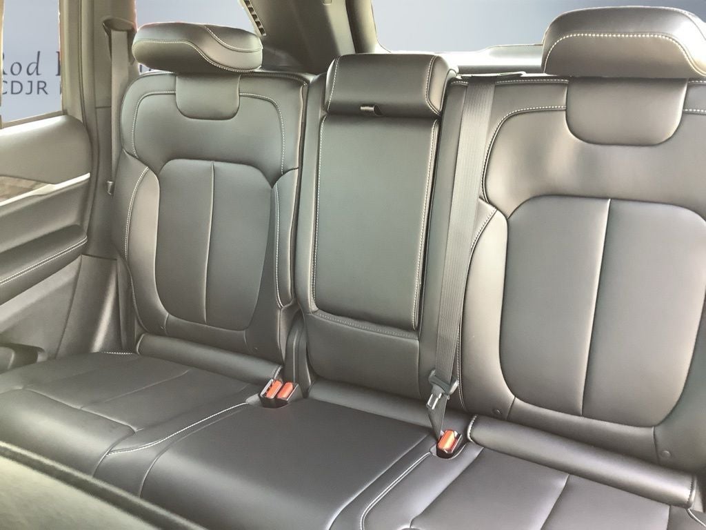 2027 Jeep Grand Cherokee GRAND CHEROKEE LIMITED 4X4