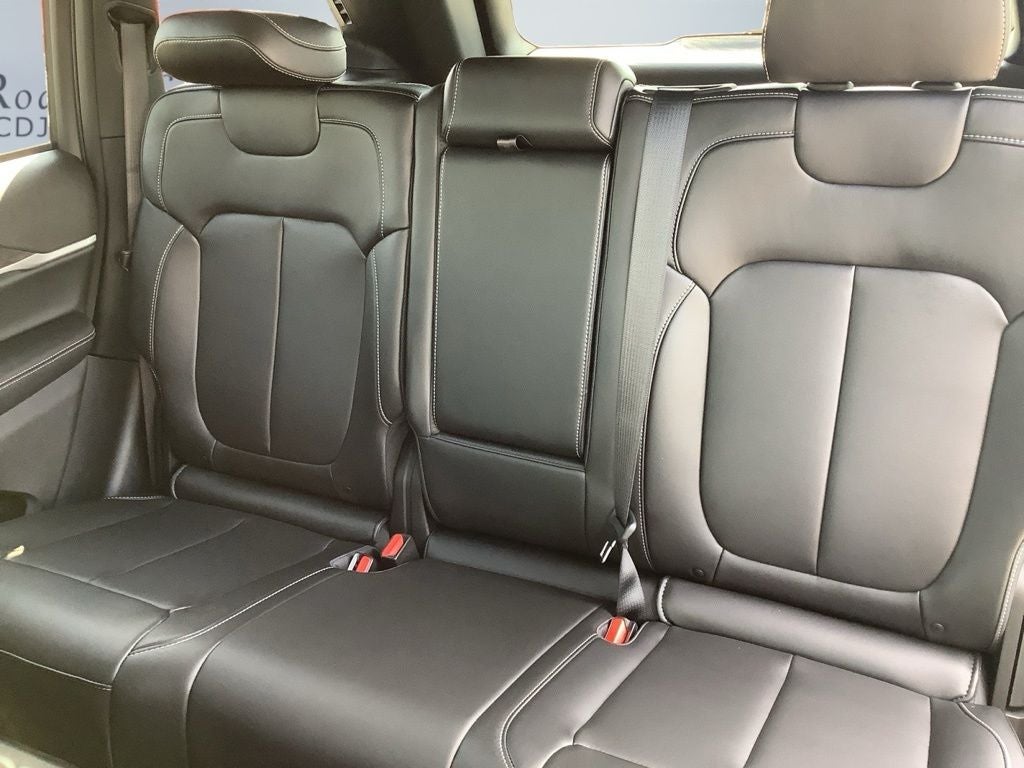 2027 Jeep Grand Cherokee GRAND CHEROKEE LIMITED 4X4