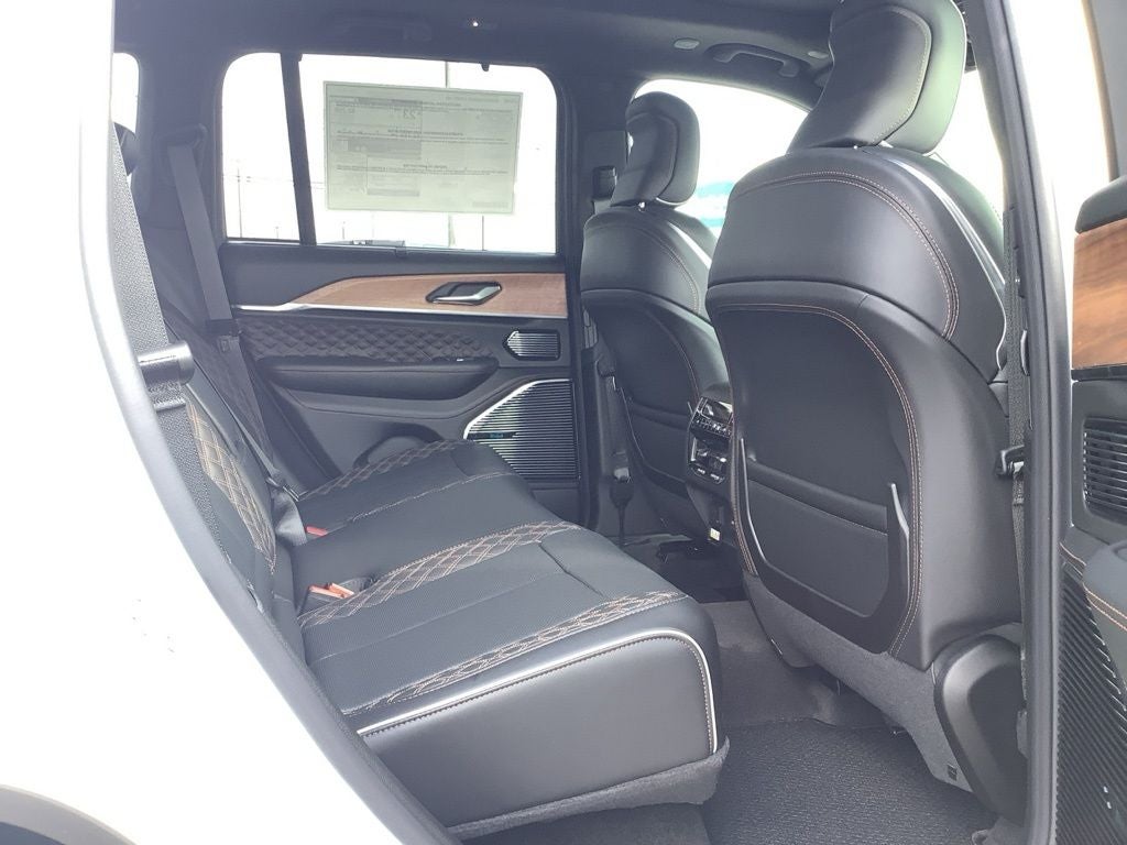 2026 Jeep Grand Cherokee GRAND CHEROKEE SUMMIT 4X4