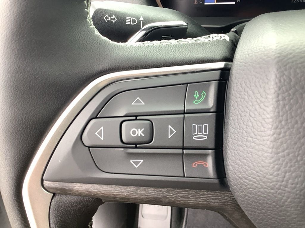 2026 Jeep Grand Cherokee GRAND CHEROKEE L LAREDO ALTITUDE 4X4
