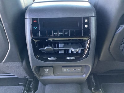 2027 Jeep Grand Cherokee GRAND CHEROKEE L LAREDO ALTITUDE 4X4