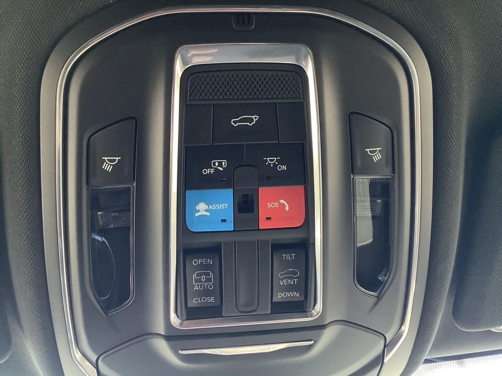 2027 Jeep Grand Cherokee GRAND CHEROKEE L LAREDO ALTITUDE 4X4