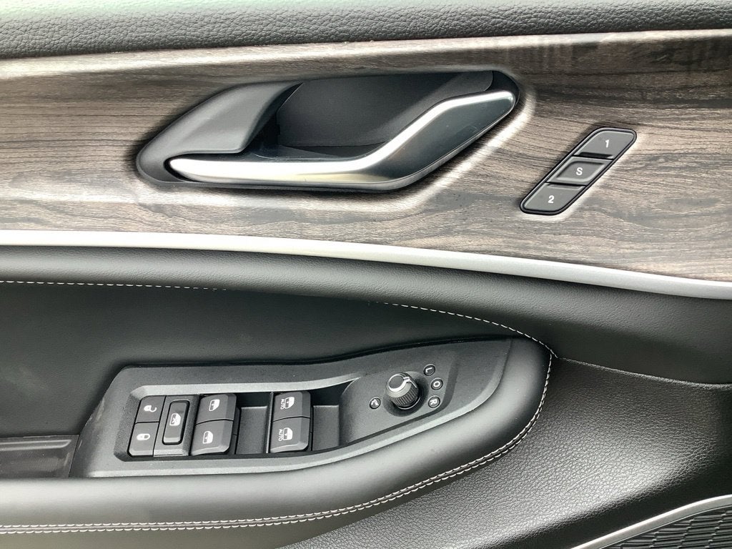 2027 Jeep Grand Cherokee GRAND CHEROKEE L LIMITED RESERVE 4X4