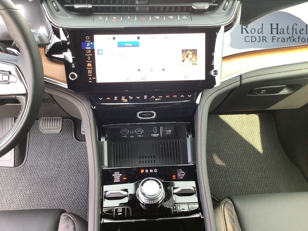 2027 Jeep Grand Cherokee GRAND CHEROKEE L SUMMIT 4X4