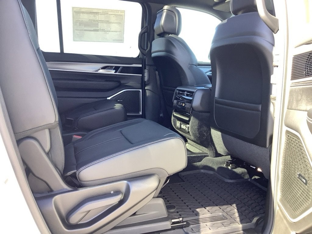 2027 Jeep Grand Wagoneer GRAND WAGONEER UPLAND 4X4