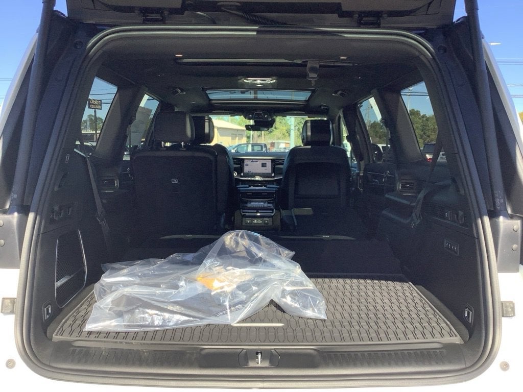 2027 Jeep Grand Wagoneer GRAND WAGONEER UPLAND 4X4