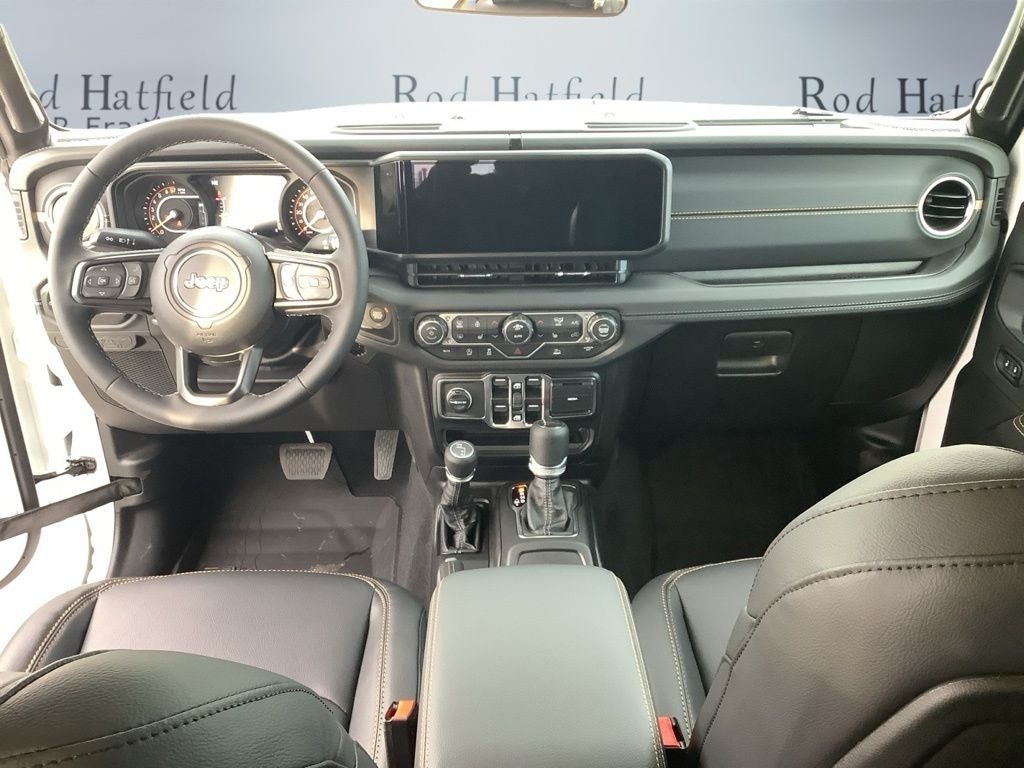 2026 Jeep Gladiator GLADIATOR SAHARA 4X4