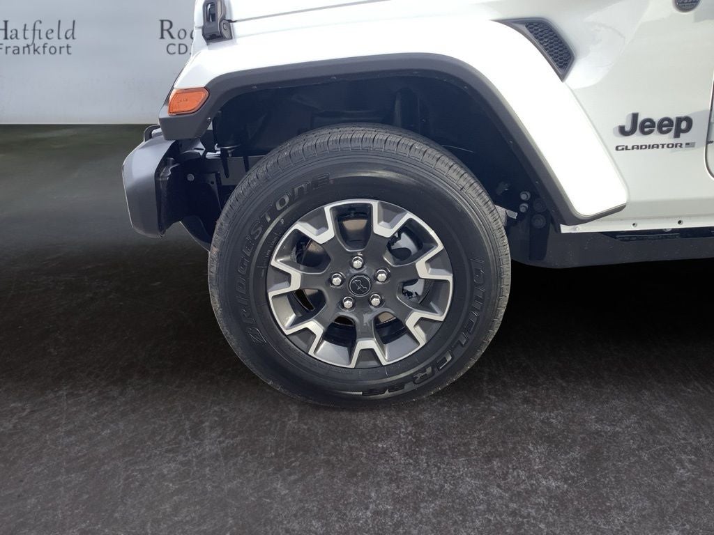 2026 Jeep Gladiator GLADIATOR SAHARA 4X4