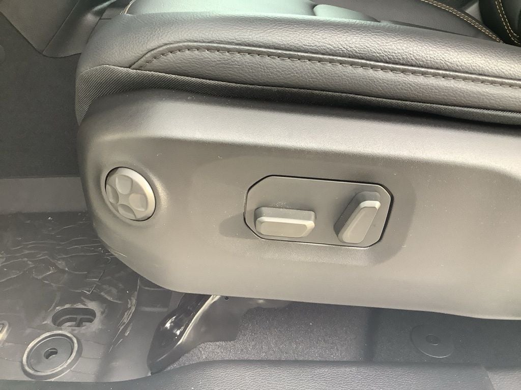 2026 Jeep Gladiator GLADIATOR SAHARA 4X4