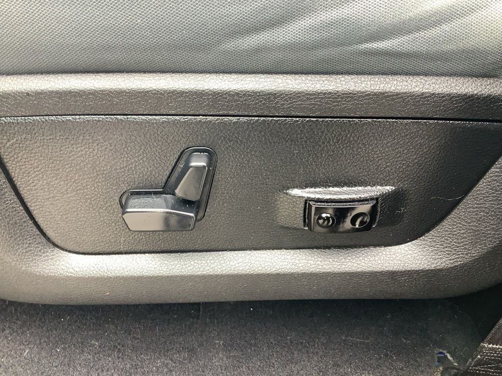 2017 RAM 1500 Big Horn Quad Cab 4x4 6'4' Box