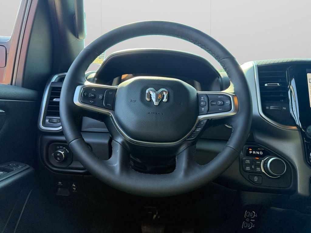 2025 RAM 1500 Big Horn Crew Cab 4x4 6'4' Box