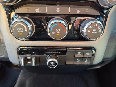 2025 RAM 1500 Big Horn Crew Cab 4x4 6'4' Box