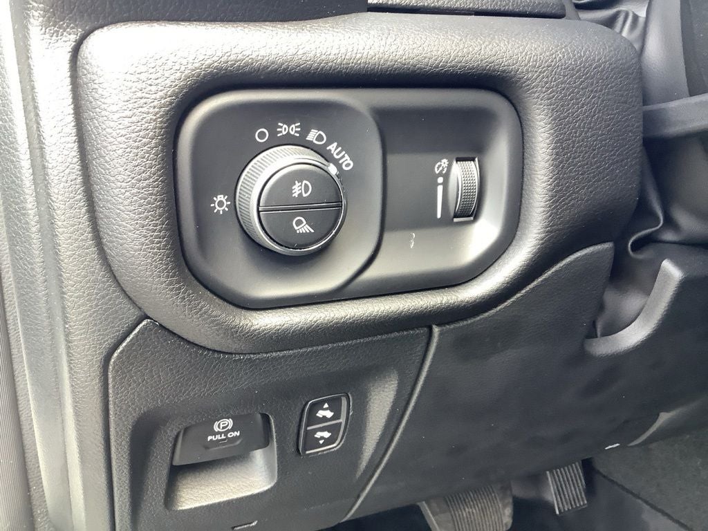2023 RAM 1500 Big Horn Crew Cab 4x4 5'7' Box