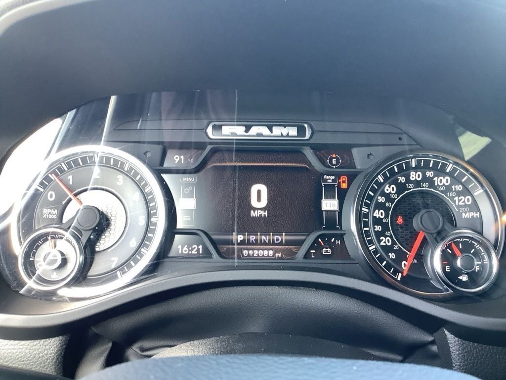 2023 RAM 1500 Big Horn Crew Cab 4x4 5'7' Box