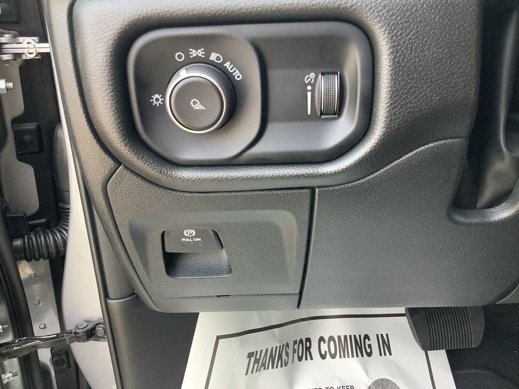 2025 RAM Ram 1500 RAM 1500 TRADESMAN CREW CAB 4X4 5'7' BOX