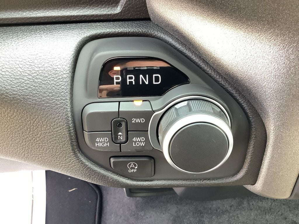 2025 RAM Ram 1500 RAM 1500 TRADESMAN CREW CAB 4X4 5'7' BOX