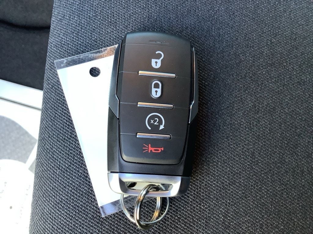 2025 RAM 1500 Tradesman Crew Cab 4x4 5'7' Box