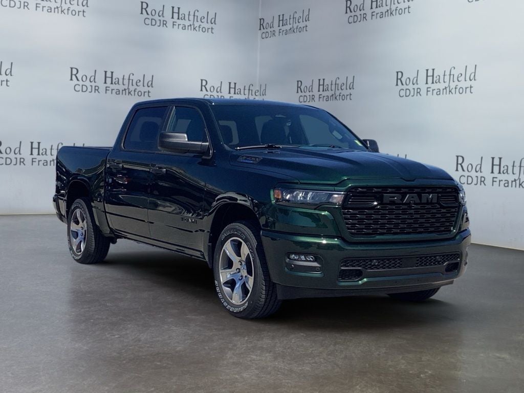 2026 RAM Ram 1500 RAM 1500 EXPRESS CREW CAB 4X4 5'7' BOX