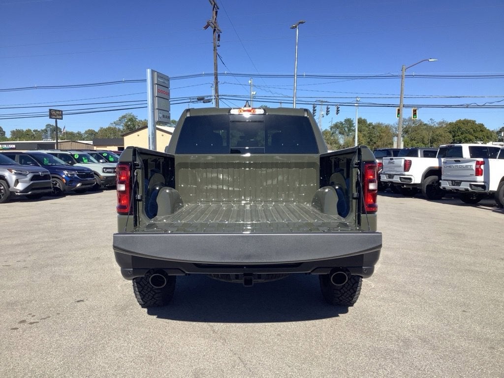 2027 RAM Ram 1500 RAM 1500 WARLOCK CREW CAB 4X4 5'7' BOX