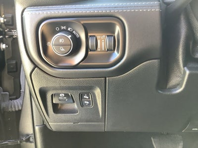 2022 RAM 1500 Limited Crew Cab 4x4 5'7' Box