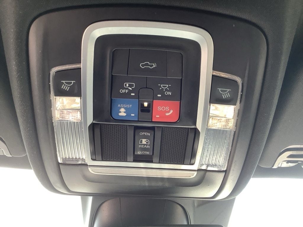 2022 RAM 1500 Limited Crew Cab 4x4 5'7' Box