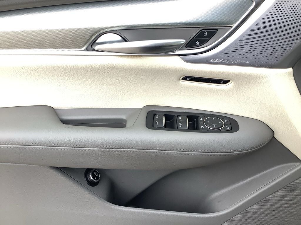 2023 Cadillac XT5 FWD Premium Luxury