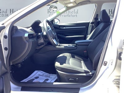 2023 Nissan Altima SV FWD