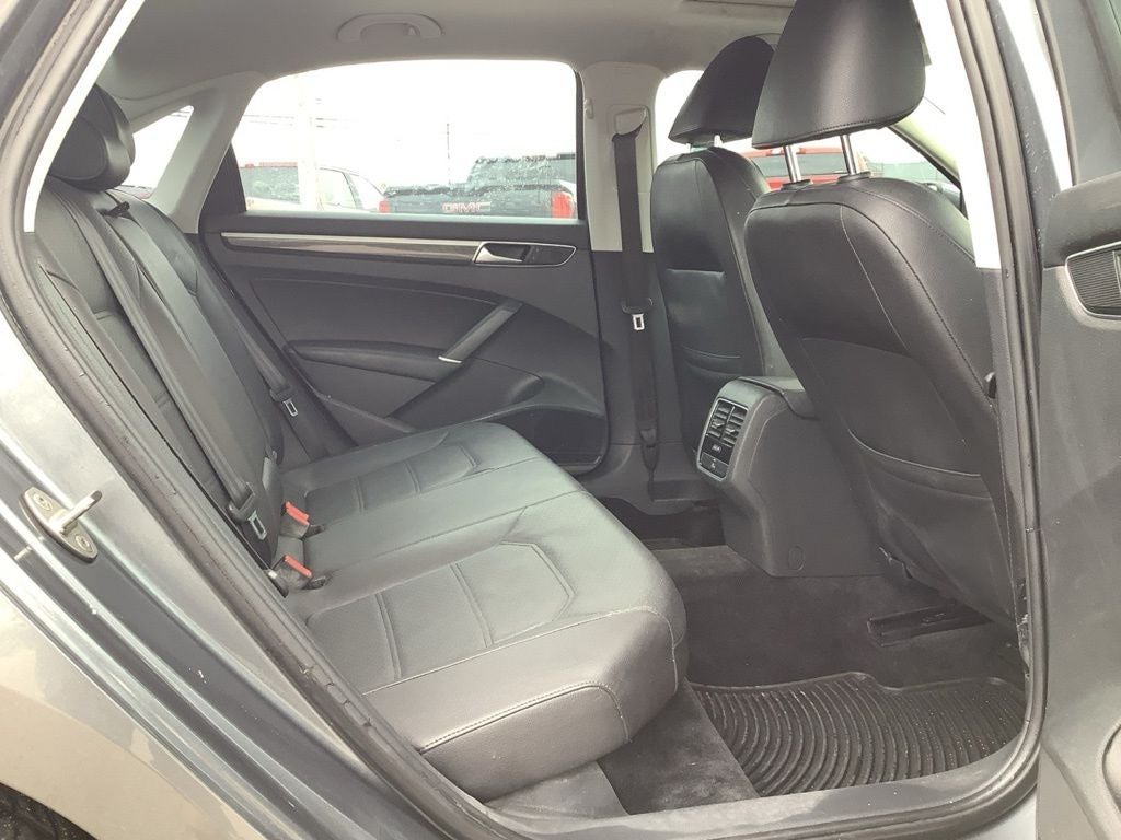 2016 Volkswagen Passat 1.8T SE