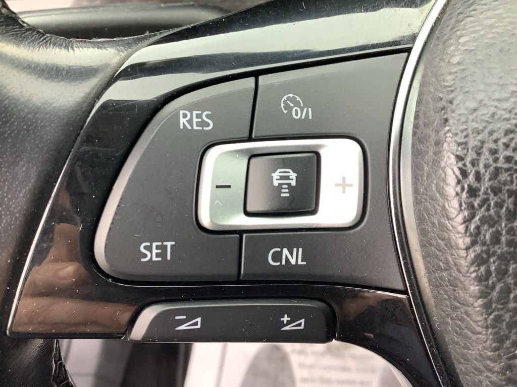 2016 Volkswagen Passat 1.8T SE