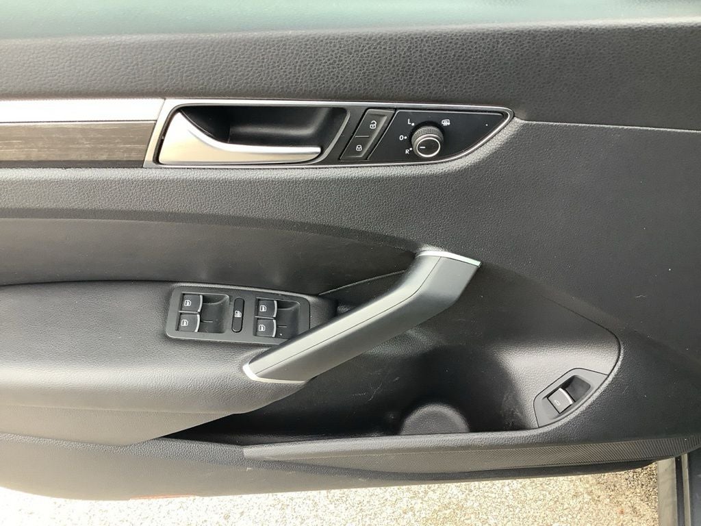 2016 Volkswagen Passat 1.8T SE