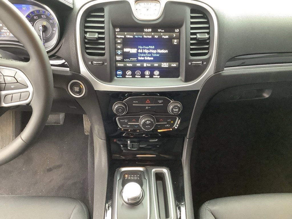 2023 Chrysler 300 Touring