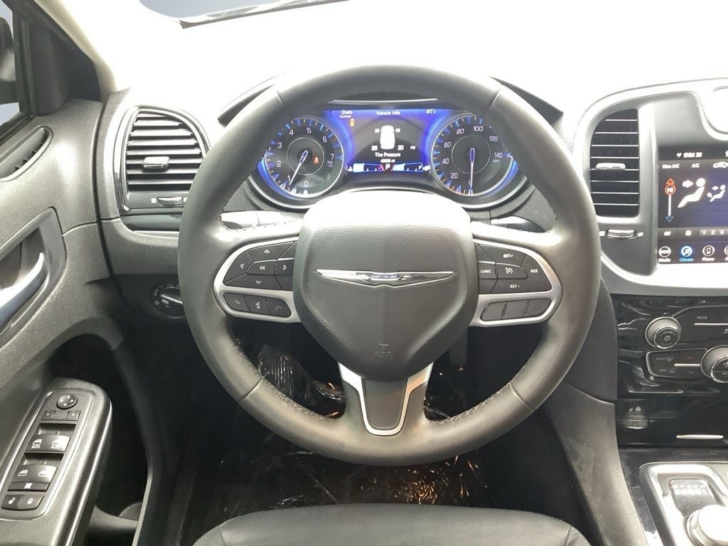 2023 Chrysler 300 Touring