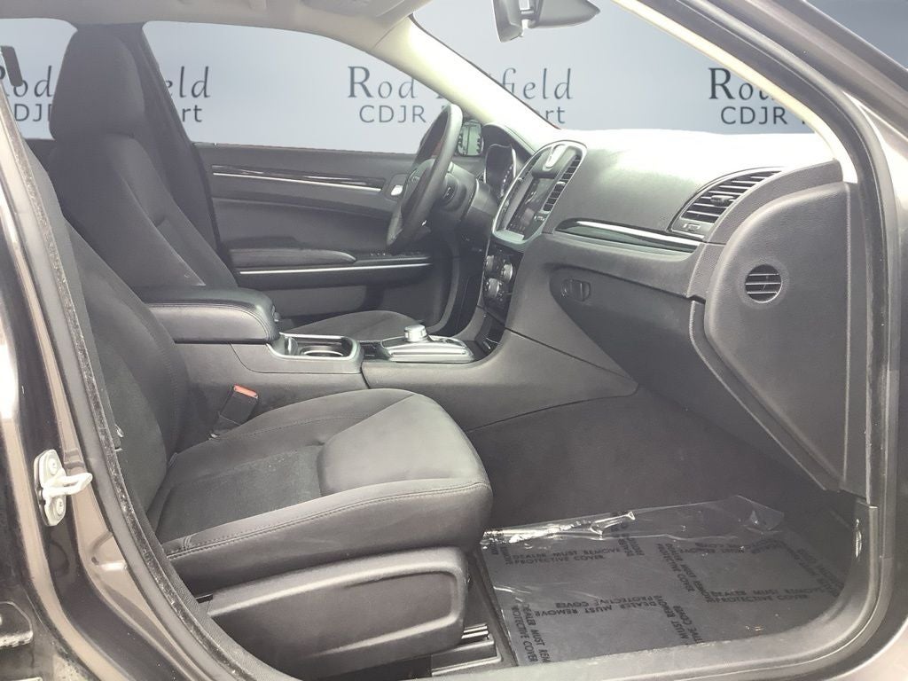 2023 Chrysler 300 Touring