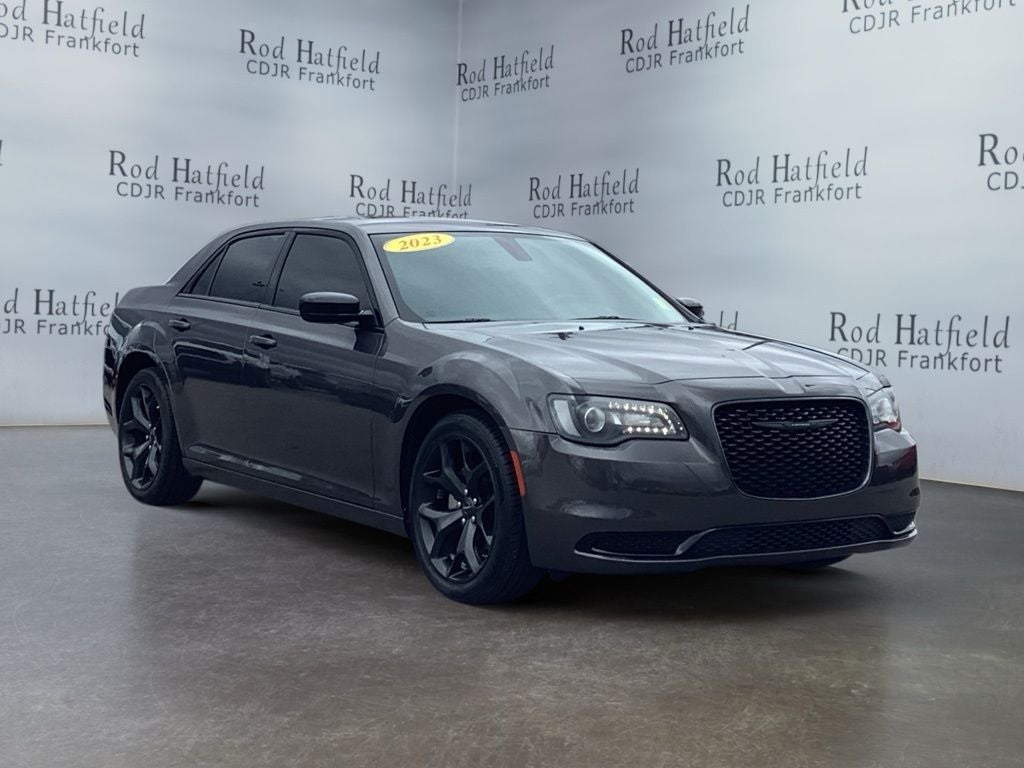 2023 Chrysler 300 Touring