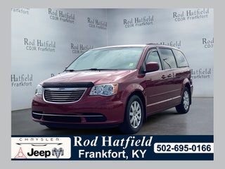 2016 Chrysler Town &amp; Country LX
