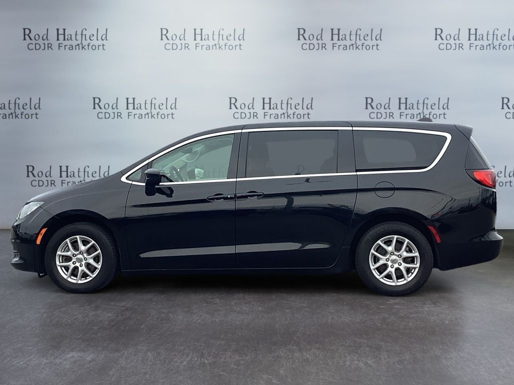 2023 Chrysler Voyager LX