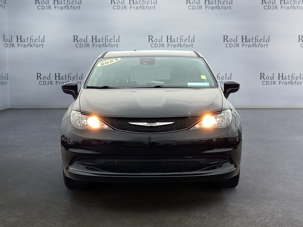 2023 Chrysler Voyager LX