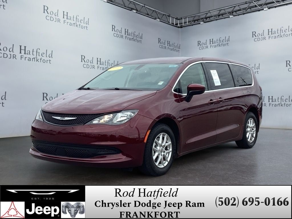 2022 Chrysler Voyager LX