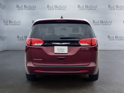 2022 Chrysler Voyager LX