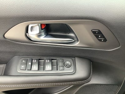 2027 Chrysler Pacifica PACIFICA SELECT AWD