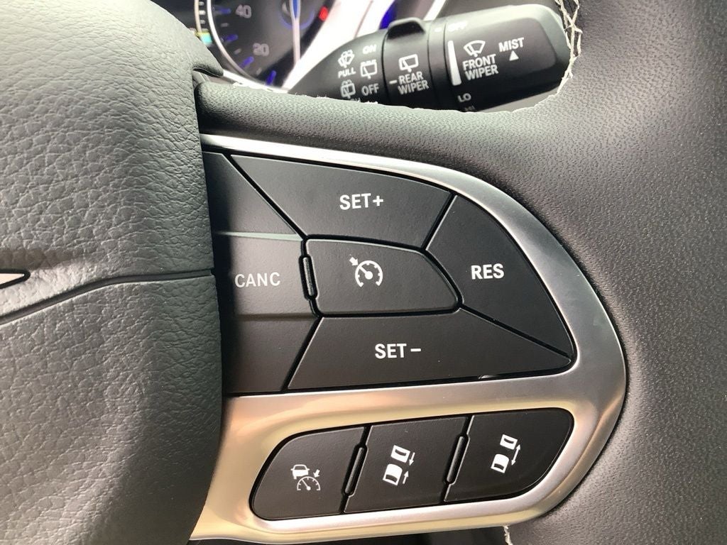 2027 Chrysler Pacifica PACIFICA SELECT AWD