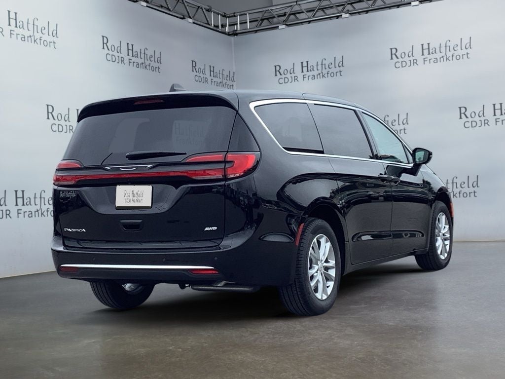 2027 Chrysler Pacifica PACIFICA SELECT AWD