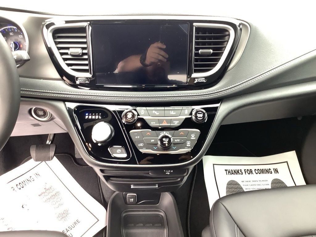 2027 Chrysler Pacifica PACIFICA SELECT AWD