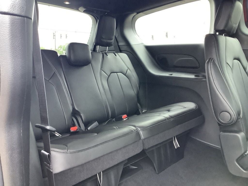 2027 Chrysler Pacifica PACIFICA SELECT AWD
