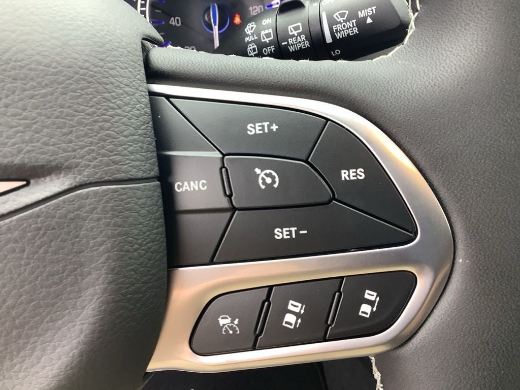 2027 Chrysler Pacifica PACIFICA SELECT AWD