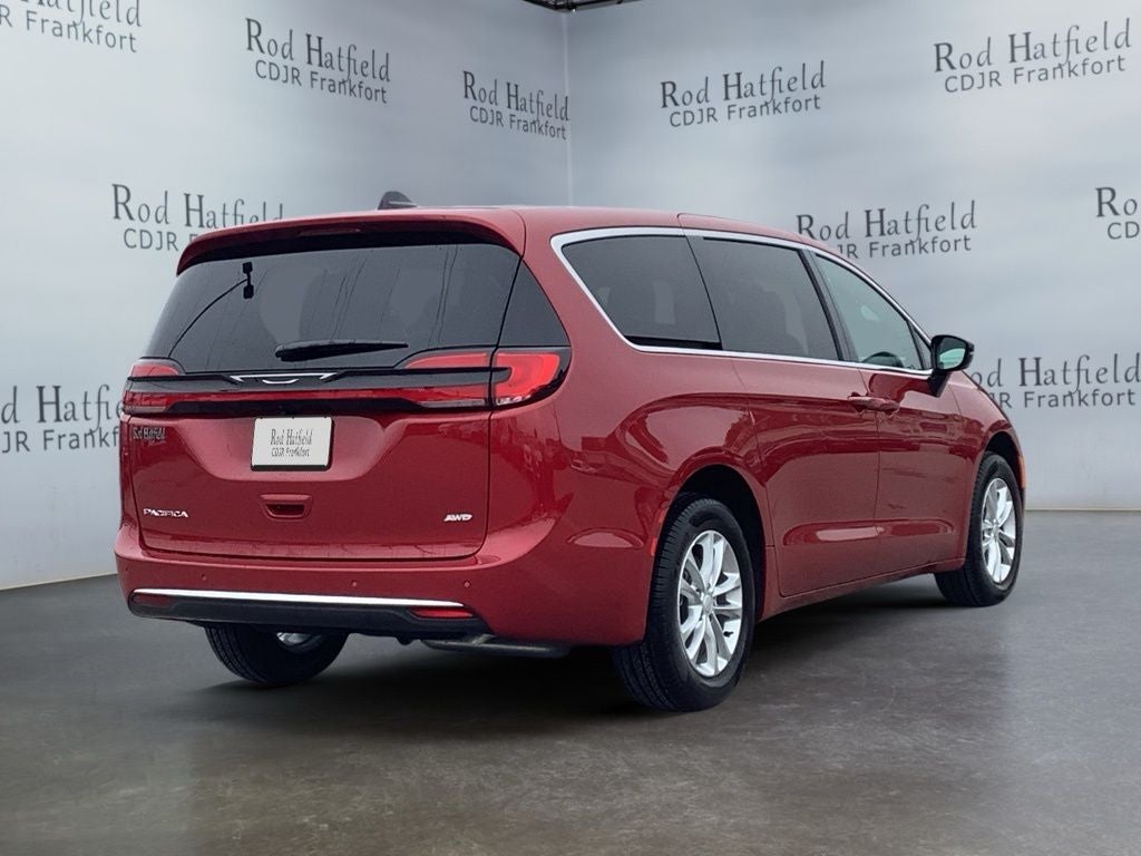 2027 Chrysler Pacifica PACIFICA SELECT AWD