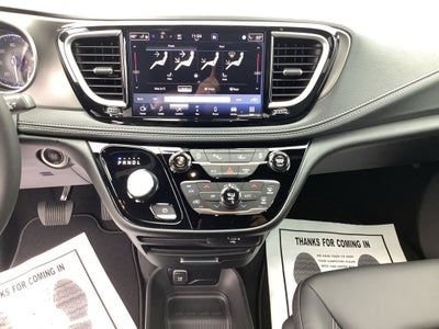 2027 Chrysler Pacifica PACIFICA SELECT AWD