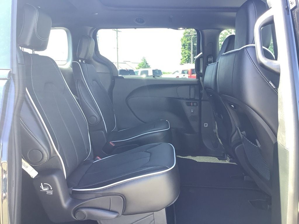 2027 Chrysler Pacifica PACIFICA LIMITED AWD